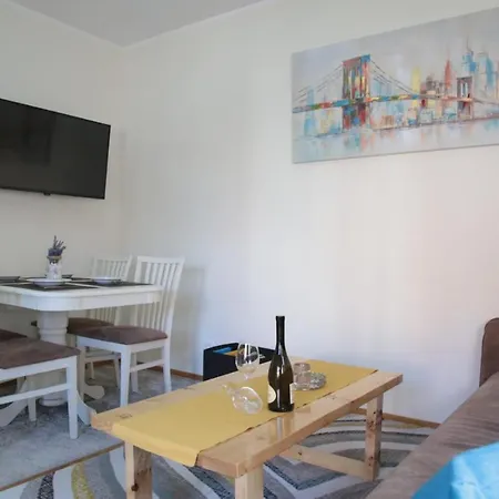 Apartment Sanja *